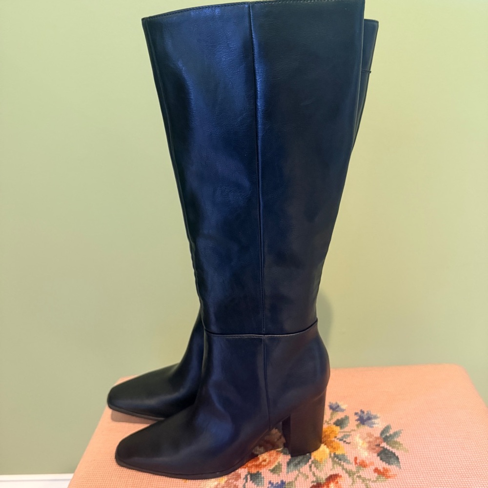 New Unisa Black Knee High Boots 8 M Soft Faux Leather Block Heel Pointed Toe Zip